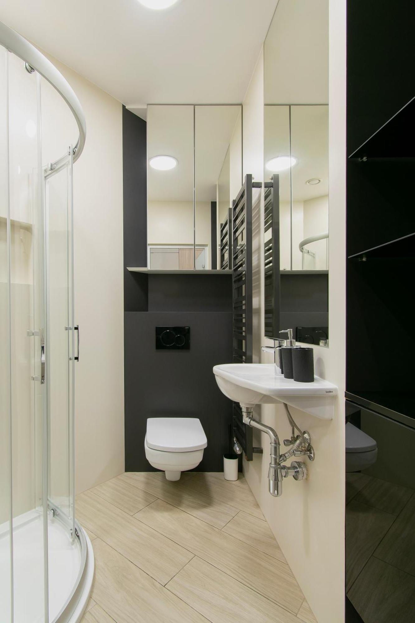 Compact Slowackiego Avenue Apartment